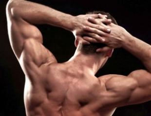 Как накачать себе крутые плечи гантелями — самые эффективные упражнения